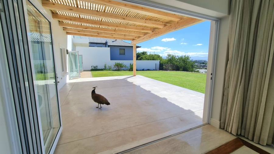 7 Bedroom Property for Sale in Whale Rock Western Cape